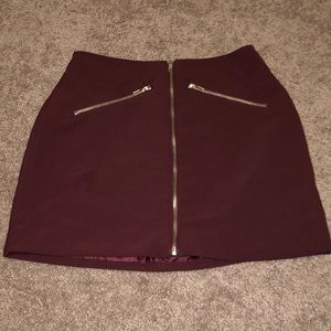 Forever 21 maroon zip up skirt